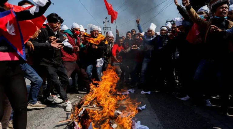 nepal-protest-1200-Yg2l942KrVH5O3V9