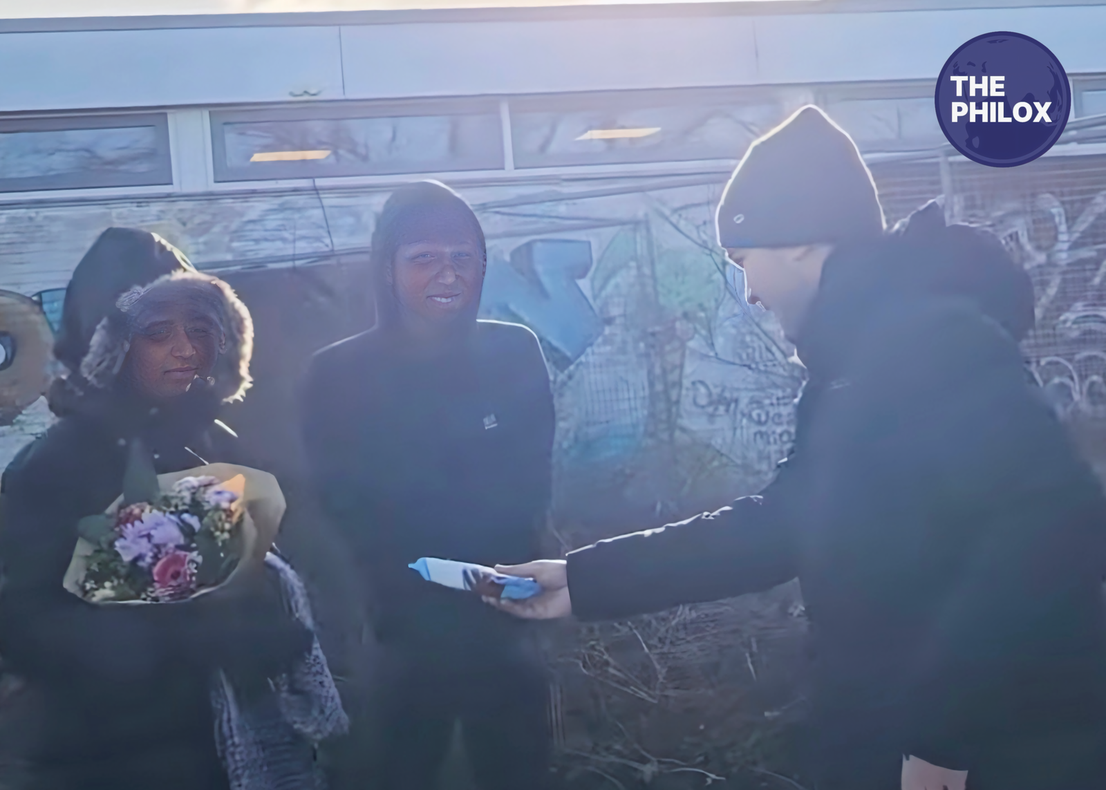 Nodirbek Yakubboev Apologizes to GM R. Vaishali with Flowers and Chocolate